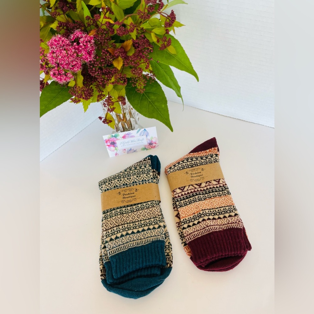 FASHION BOUTIQUE Adult Socks Pairs (2) Scandinavian Design Teal Blue/Rust Brown